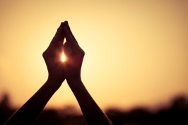 molitva-shutterstock_225120541