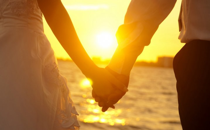 5448de30-81f4-472e-a8c1-32e8b0765237-par-drzanje-za-ruku-718x446